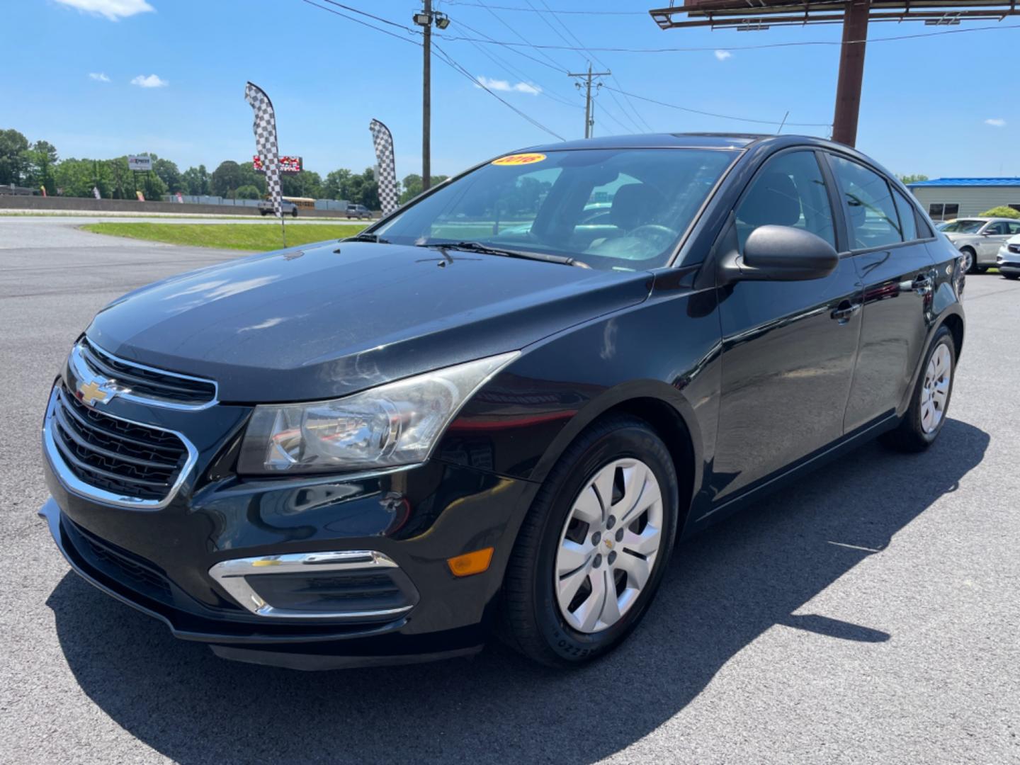 2016 Black Chevrolet Cruze Limited (1G1PC5SH2G7) with an 4-Cyl, ECOTEC, 1.8 Liter engine, Auto, 6-Spd Overdrive transmission, located at 8008 Warden Rd, Sherwood, AR, 72120, (501) 801-6100, 34.830078, -92.186684 - Photo#3